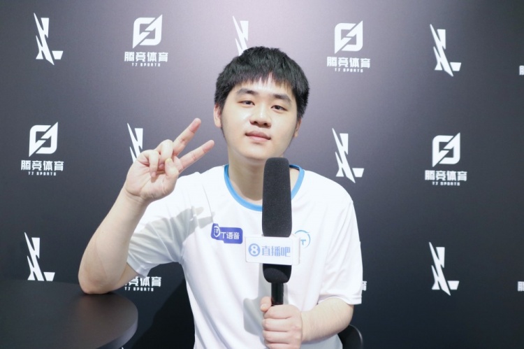 场上吸附防 场上吸附防